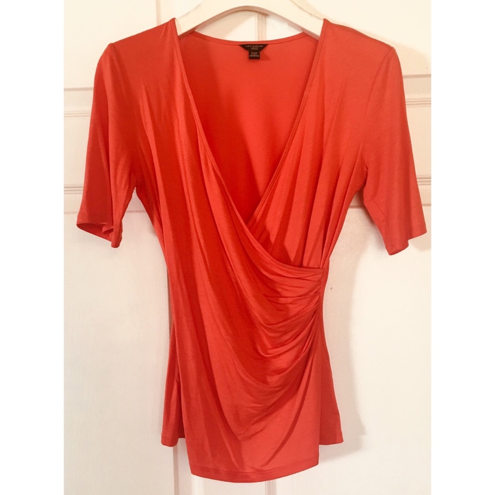 Ann Taylor orange v-neck ruched short sleeve top